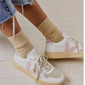 Veja Leather Extra White Petale Rose sneaker size 38 - 7 US